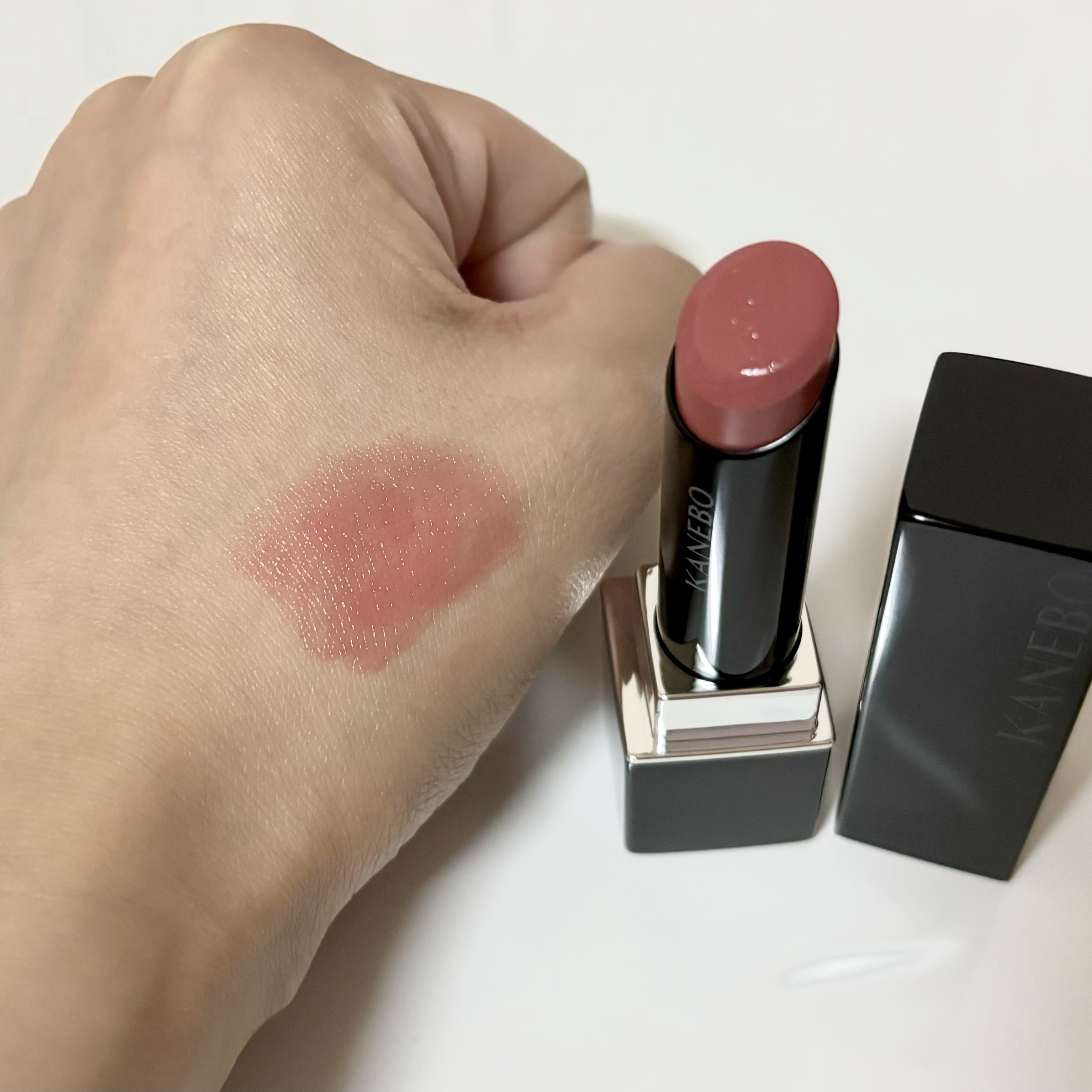 ルージュスターヴァイブラント V08 Peach Bloom/KANEBO/口紅を使ったクチコミ（3枚目）