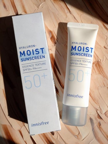 💧innisfree　HYALURON-MOIST SUNSCREEN💧
秋冬に向けて保湿力の高い下地を探していた中で購入しました！
innisfreeの下地ではブルーベリーラインのものがとても好きで水