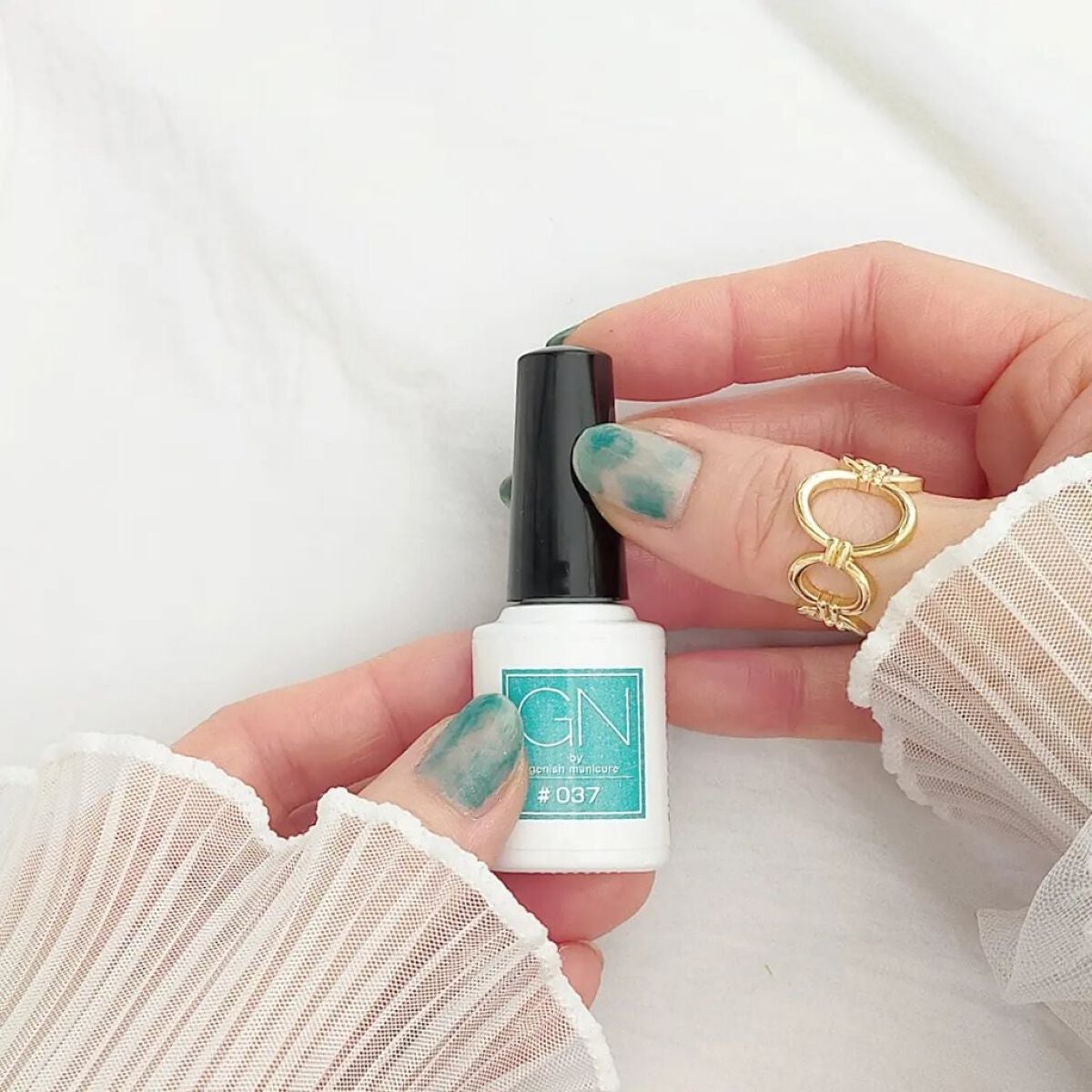 あちゃみん on LIPS 「ニュアンスネイル·ジーエヌbyジーニッシュマニキュア2023年..」(3枚目)