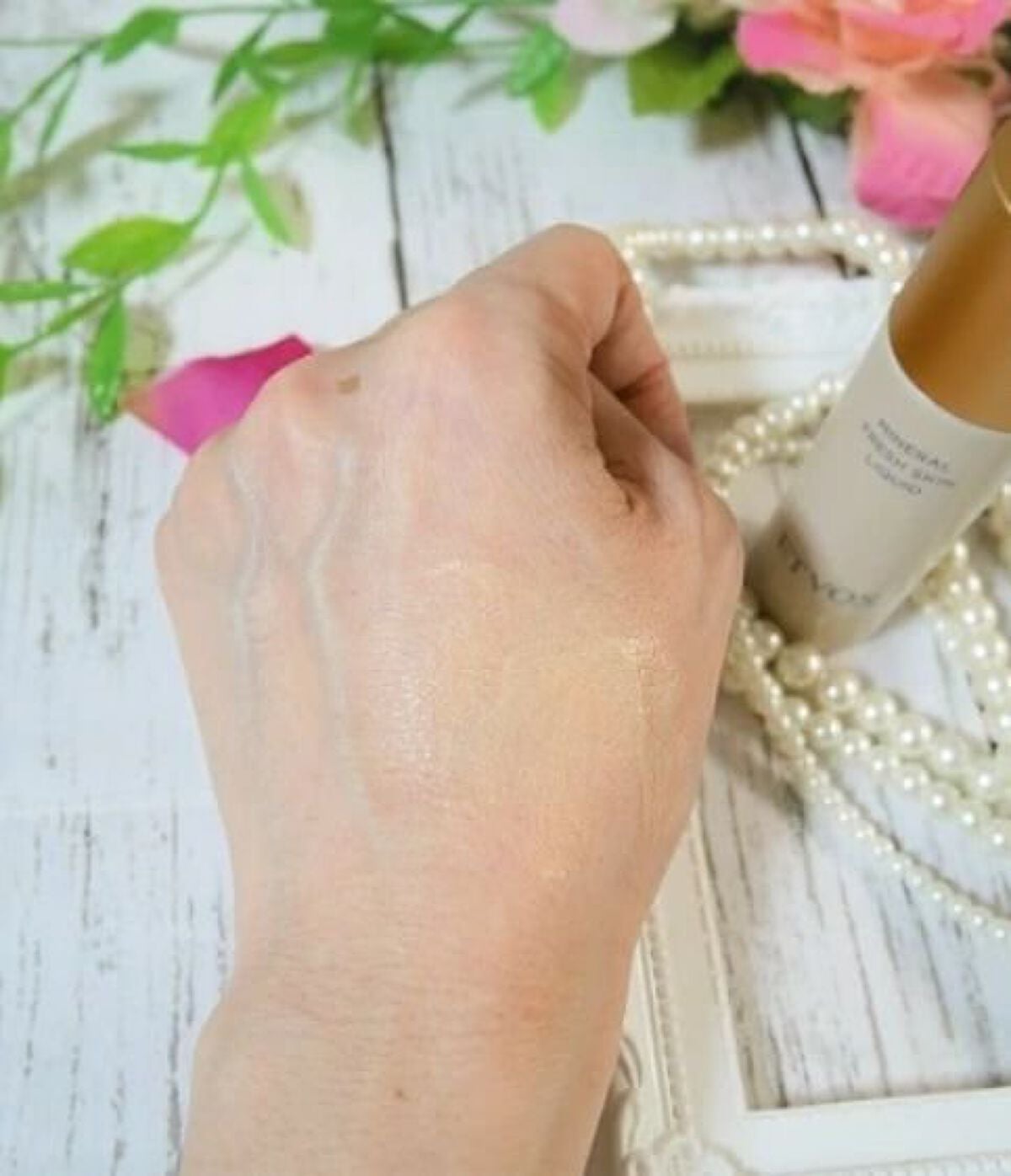 ミネラルフレッシュスキンリキッド/エトヴォス/リキッドファンデーションを使ったクチコミ(5枚目)