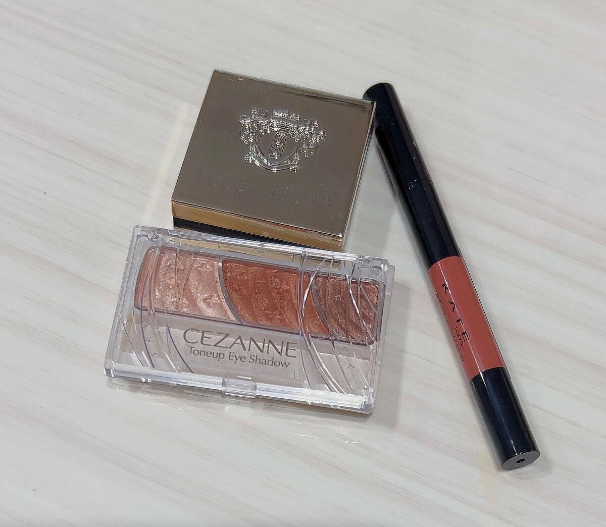 トーンアップアイシャドウ/CEZANNE/アイシャドウパレットを使ったクチコミ(2枚目)
