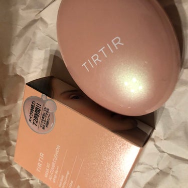 TIRTIRマスクフィットオールカバークッション
カラー:21N IVORY

混合肌、シミ毛穴黒ずみあり
正直レビュー

────────────


・使いやすさ
卵形の可愛いケースが持ちやすい
楕
