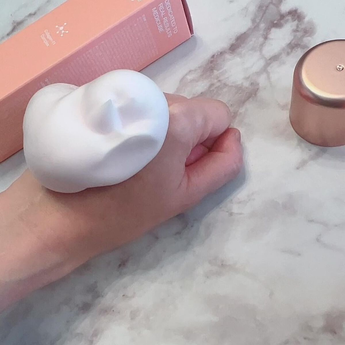 コラーゲンバブルセラム/MEDICUBE/美容液を使ったクチコミ（3枚目）