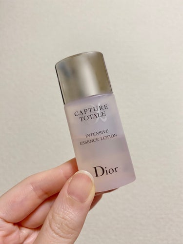 Diorの美容液ローション

Diorらしい良い匂いです。
とろみがある化粧水で保湿力があり、
つけると肌がしっとりします！
これから乾燥する季節にも良さそう！
Diorの美容液とセットで使うと
ハリ・