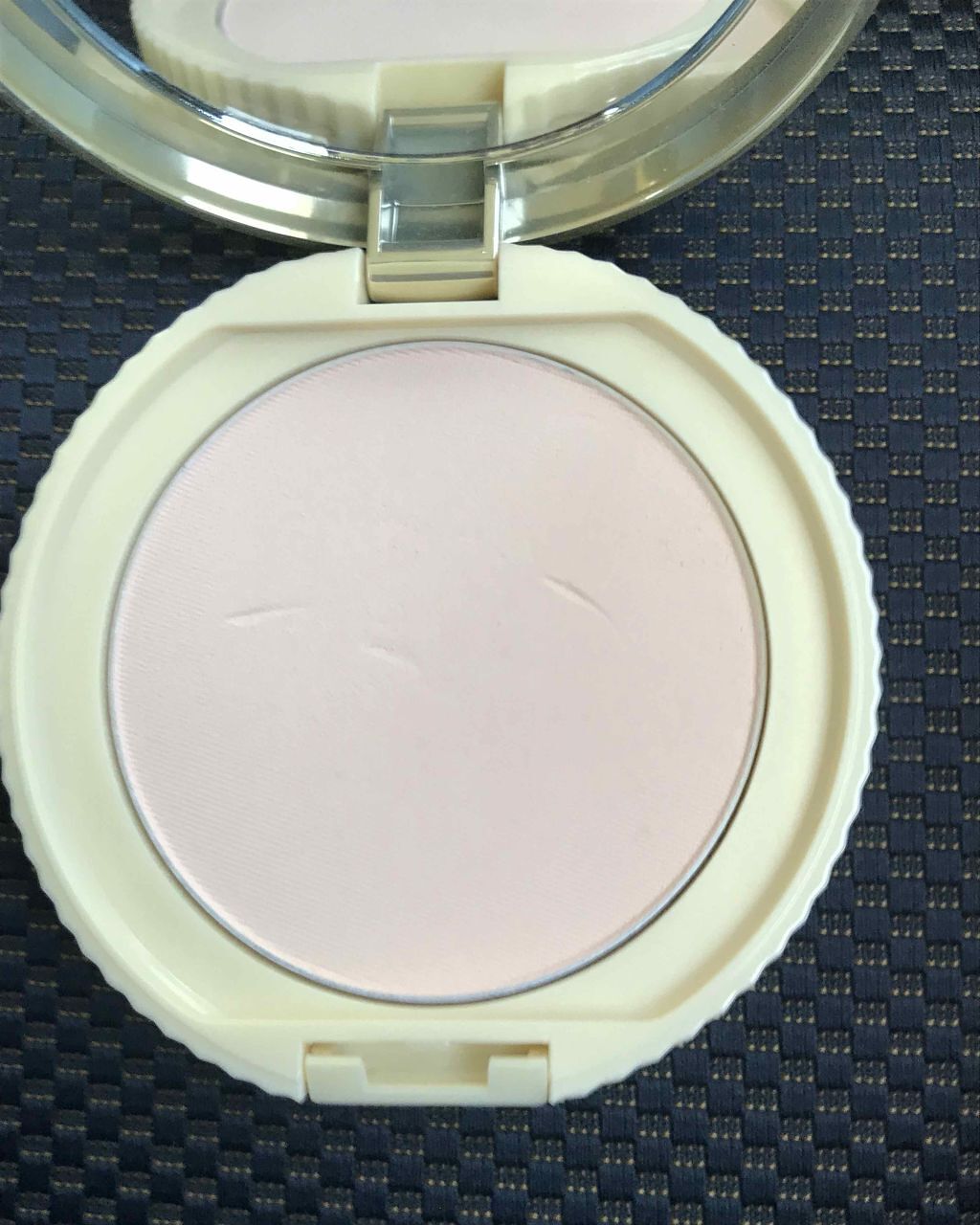 【旧品】マシュマロフィニッシュパウダー/キャンメイク/プレストパウダーを使ったクチコミ(3枚目)