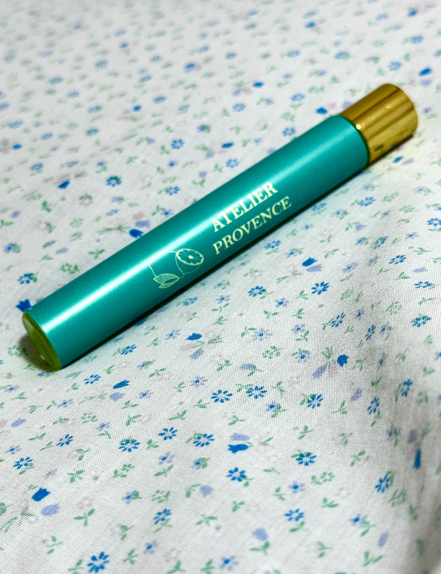 アトリエ・プロヴァンス オイルパフューム レモンヴァーベナ/アトリエ・プロヴァンス/香水(レディース)を使ったクチコミ(2枚目)