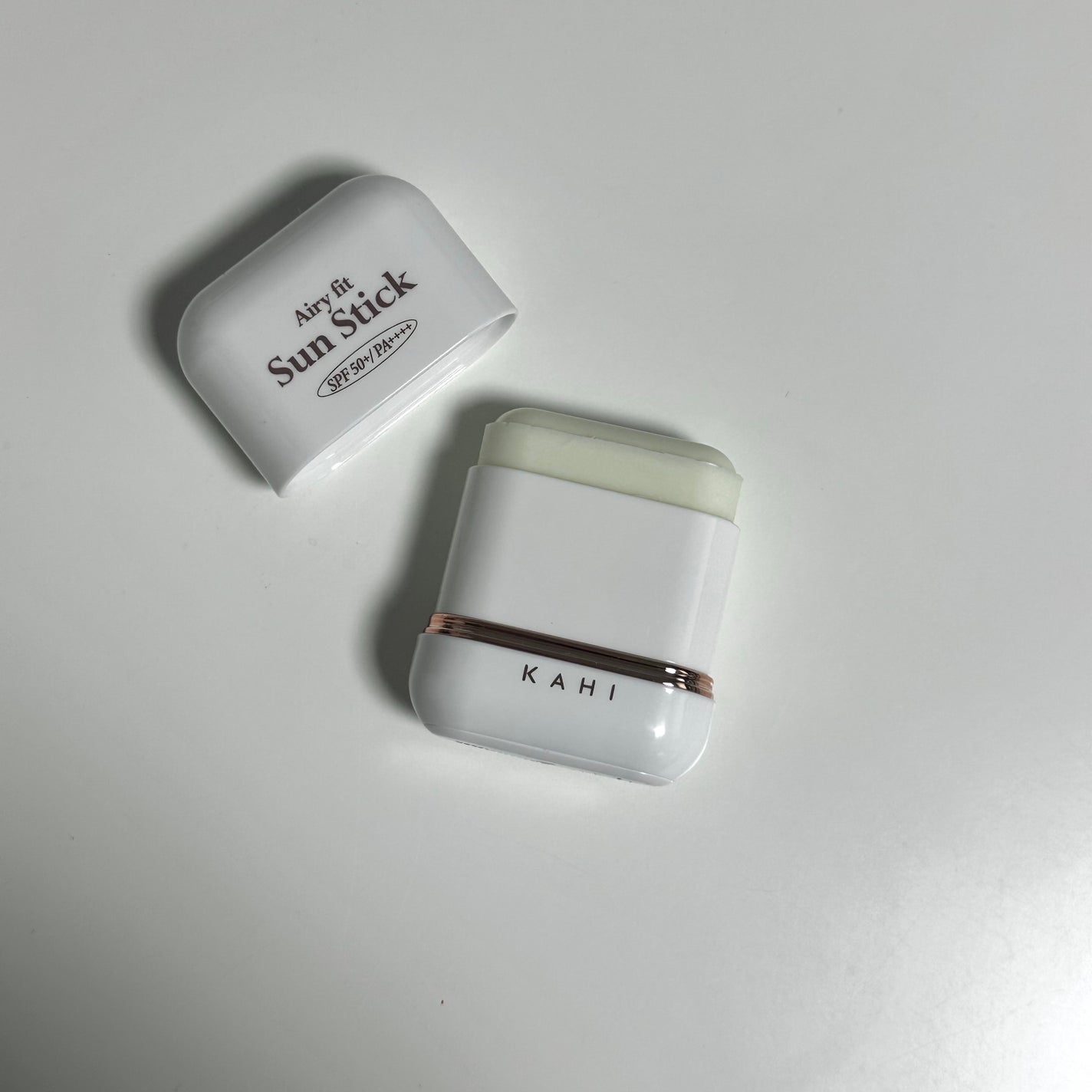 エアリーフィットサンスティック/KAHI/日焼け止めスティックを使ったクチコミ(2枚目)