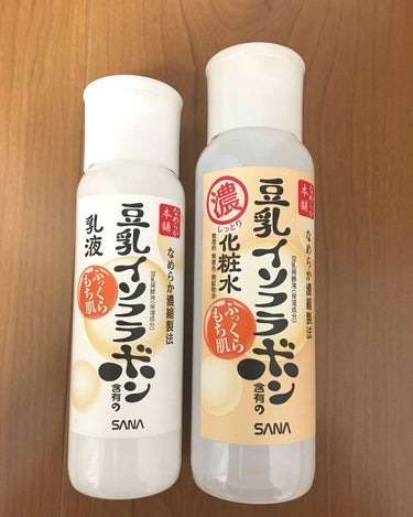 私がいつもスキンケアで使っている化粧水と乳液です。

[化粧水]
これは、私はしっとり濃厚の物を使っています！3段階ある内の真ん中です。
水よりもちょっと、とろっとしてるかな？って感じです。
使い心地は