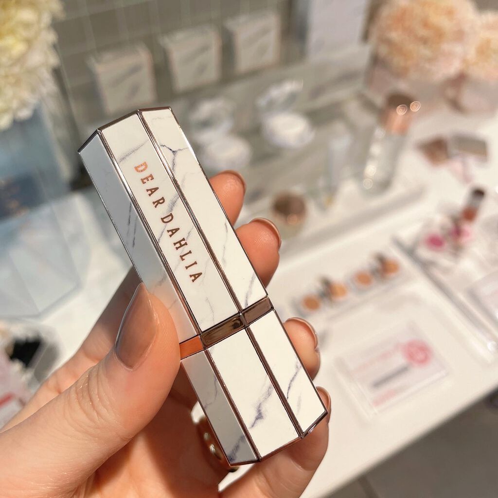 パラダイスドリーム ベルベット リップムース/DEAR DAHLIA/口紅を使ったクチコミ（2枚目）