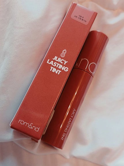 ジューシーラスティングティント/rom&nd/リップティントを使ったクチコミ(1枚目)