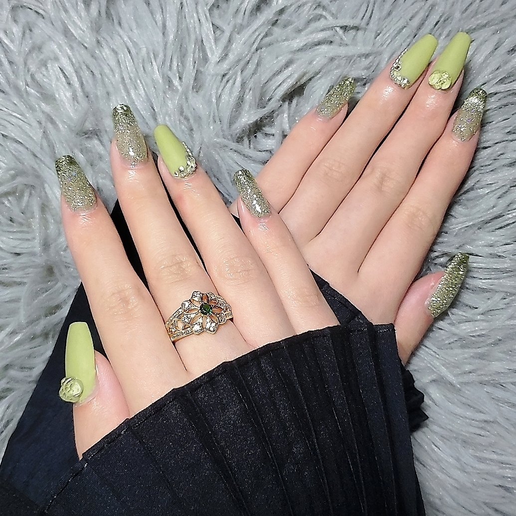 パル カラージェル モスグリーン/キャンドゥ/ジェルネイルを使ったクチコミ（2枚目）