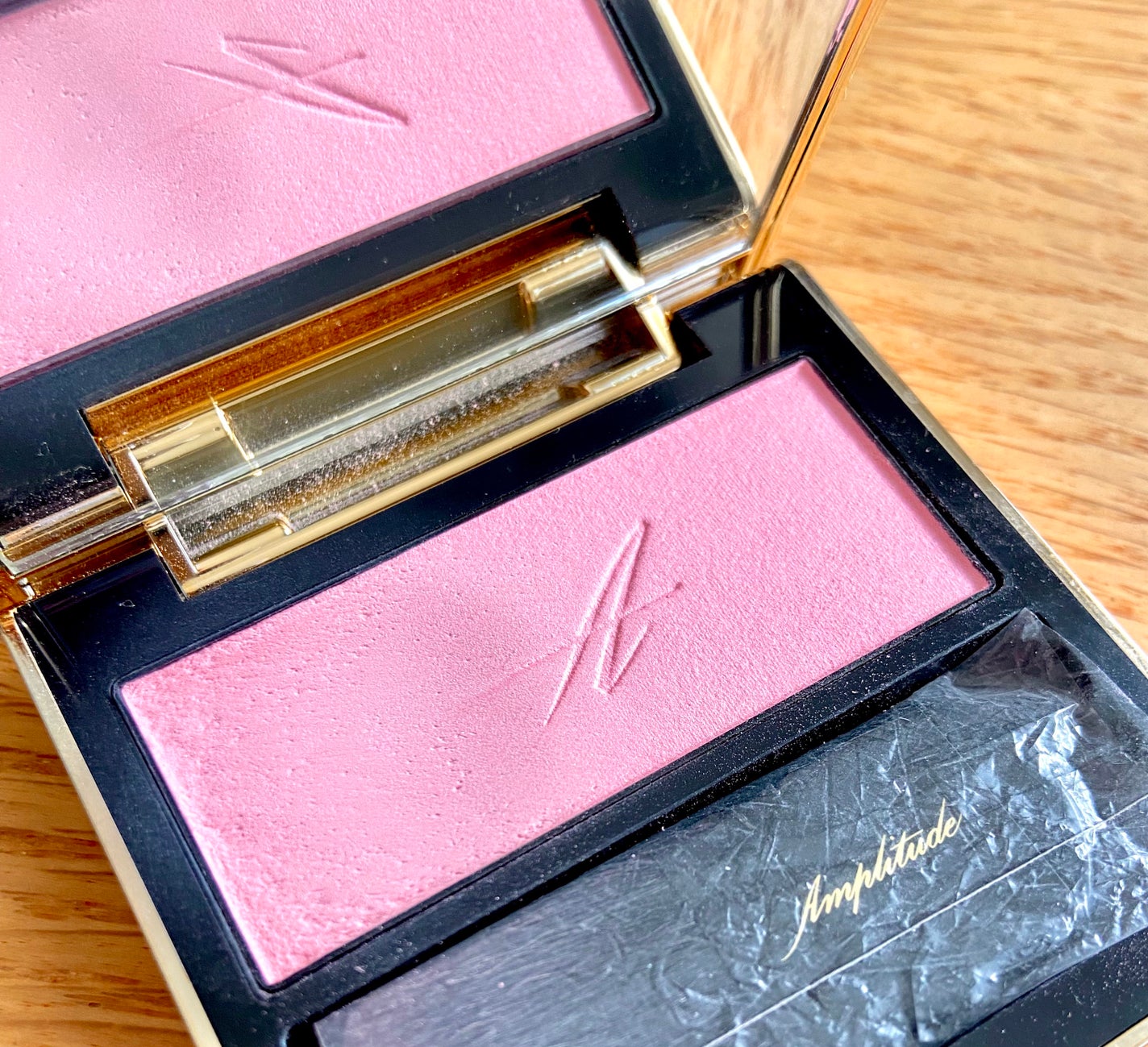 コンスピキュアス モノチークス/Amplitude/パウダーチークを使ったクチコミ(1枚目)