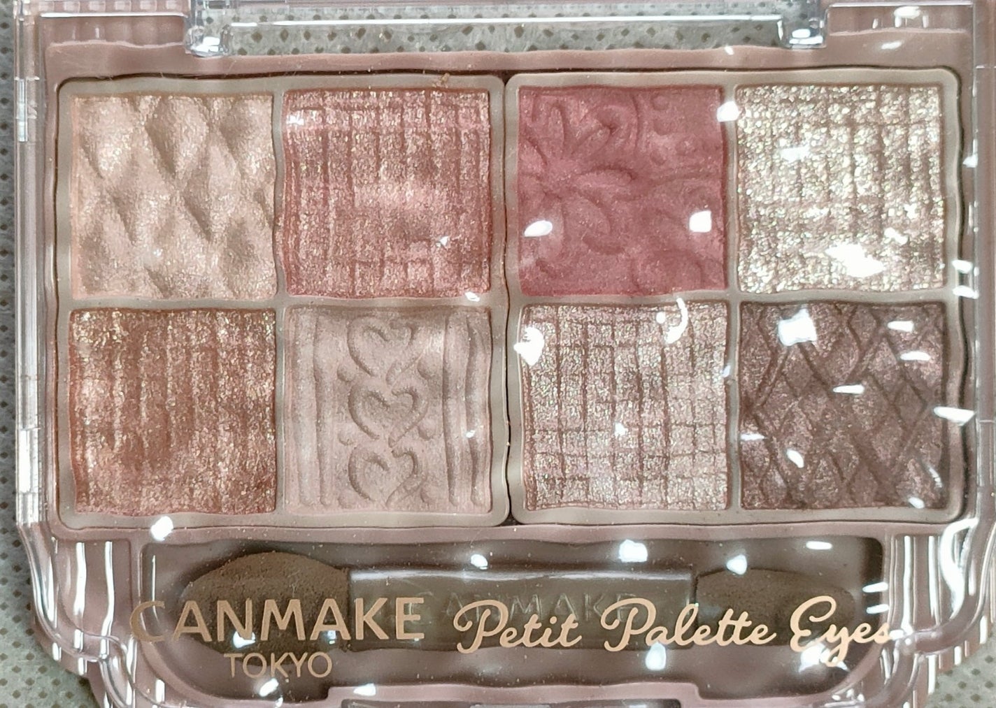 アイ グリッター/ANNA SUI/単色アイシャドウを使ったクチコミ(2枚目)