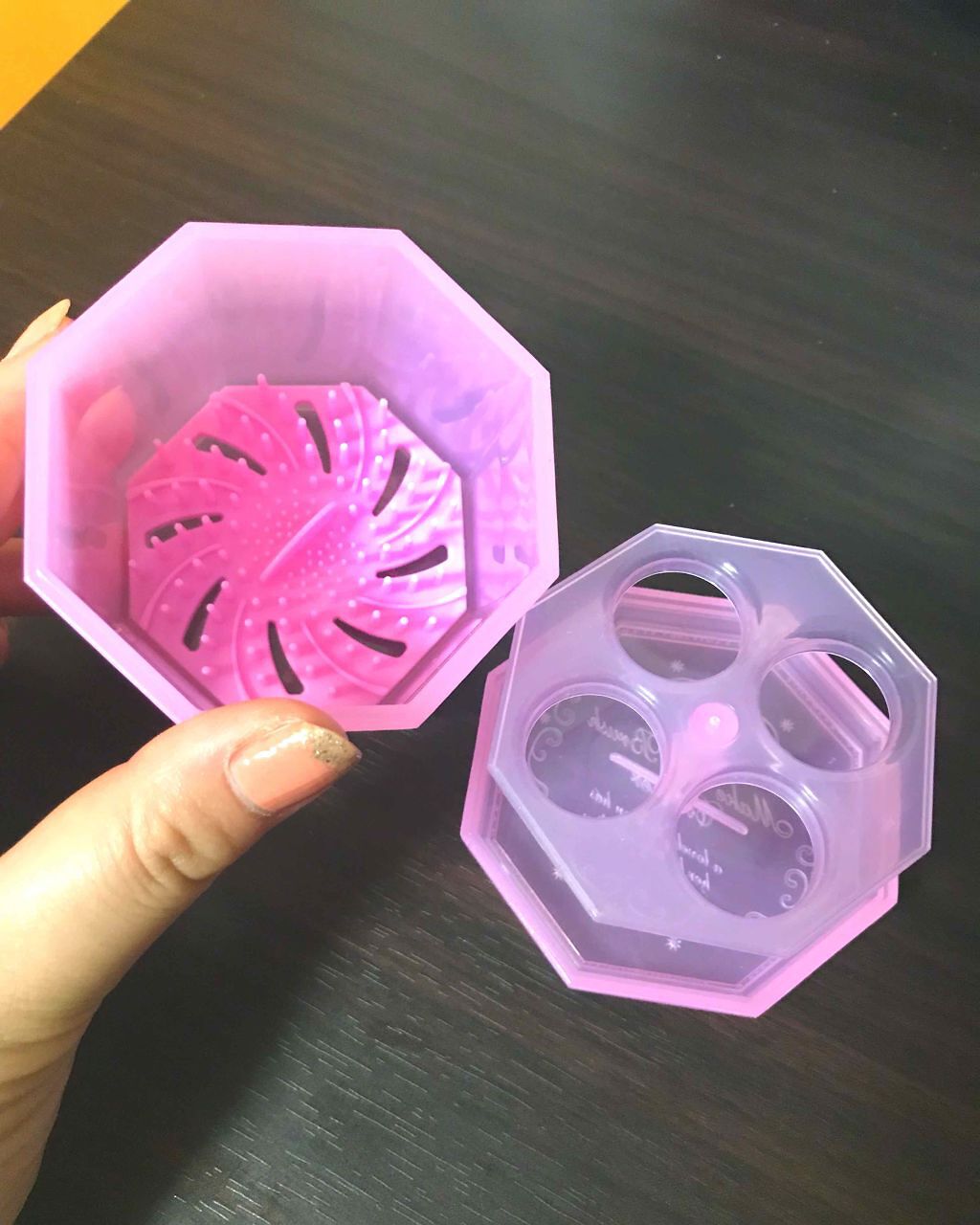 メイクブラシ専用クリーナー/DAISO/その他化粧小物を使ったクチコミ（2枚目）