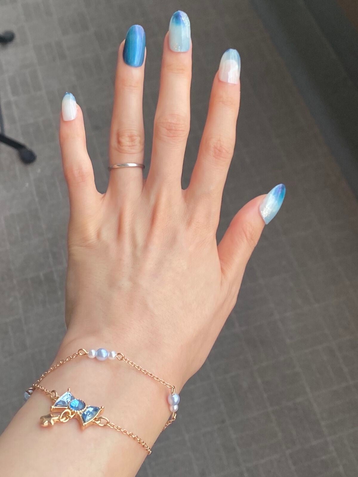 カラフルネイルズ/キャンメイク/マニキュアを使ったクチコミ(4枚目)