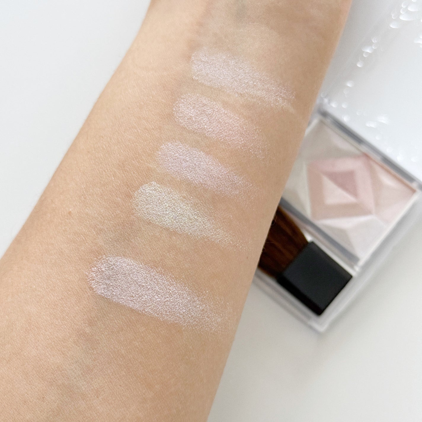 パールグロウハイライト/CEZANNE/ハイライト・シェーディングを使ったクチコミ(6枚目)