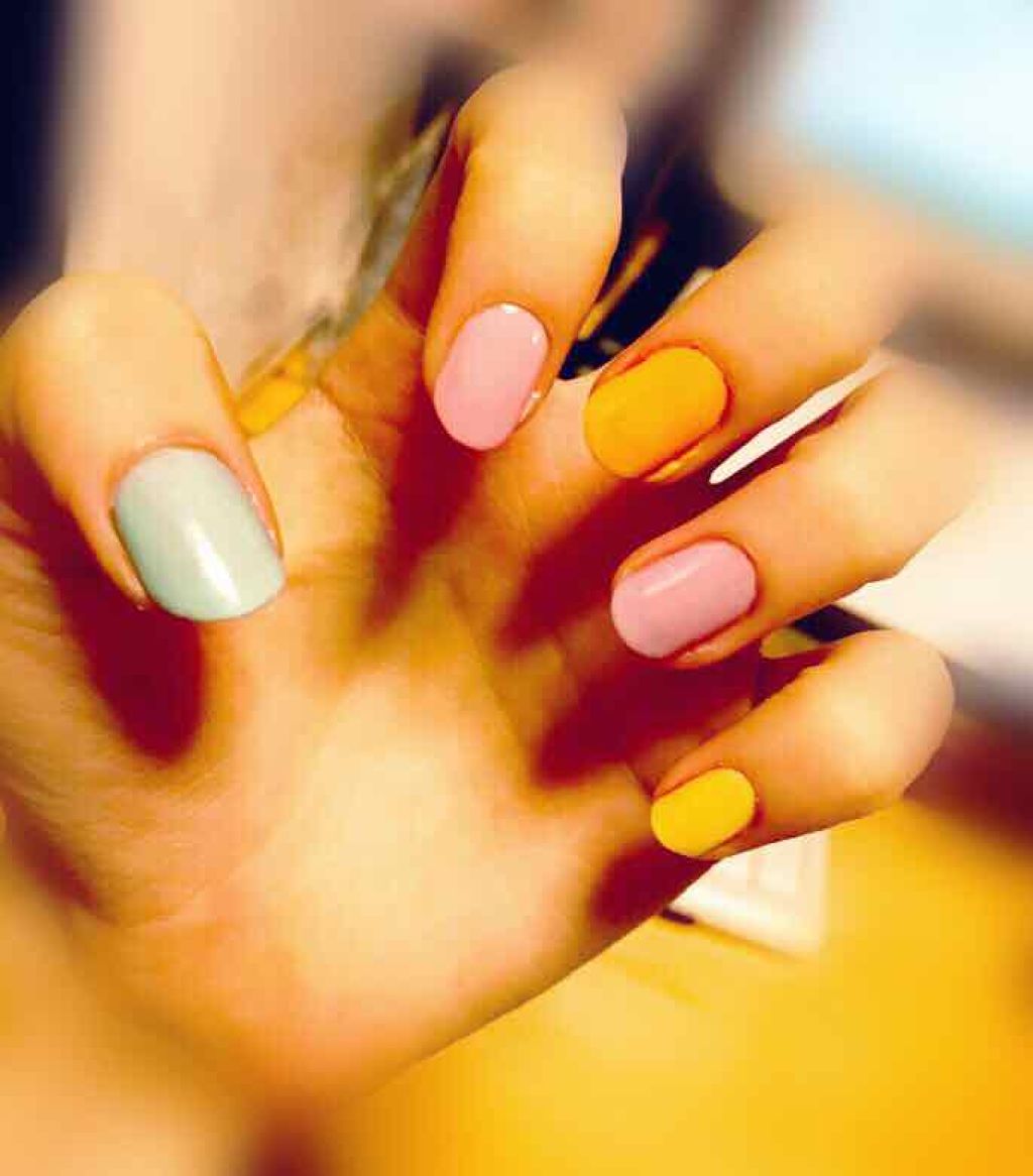 カラフルネイルズ/キャンメイク/マニキュアを使ったクチコミ（2枚目）