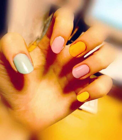 カラフルネイルズ/キャンメイク/マニキュアを使ったクチコミ(2枚目)