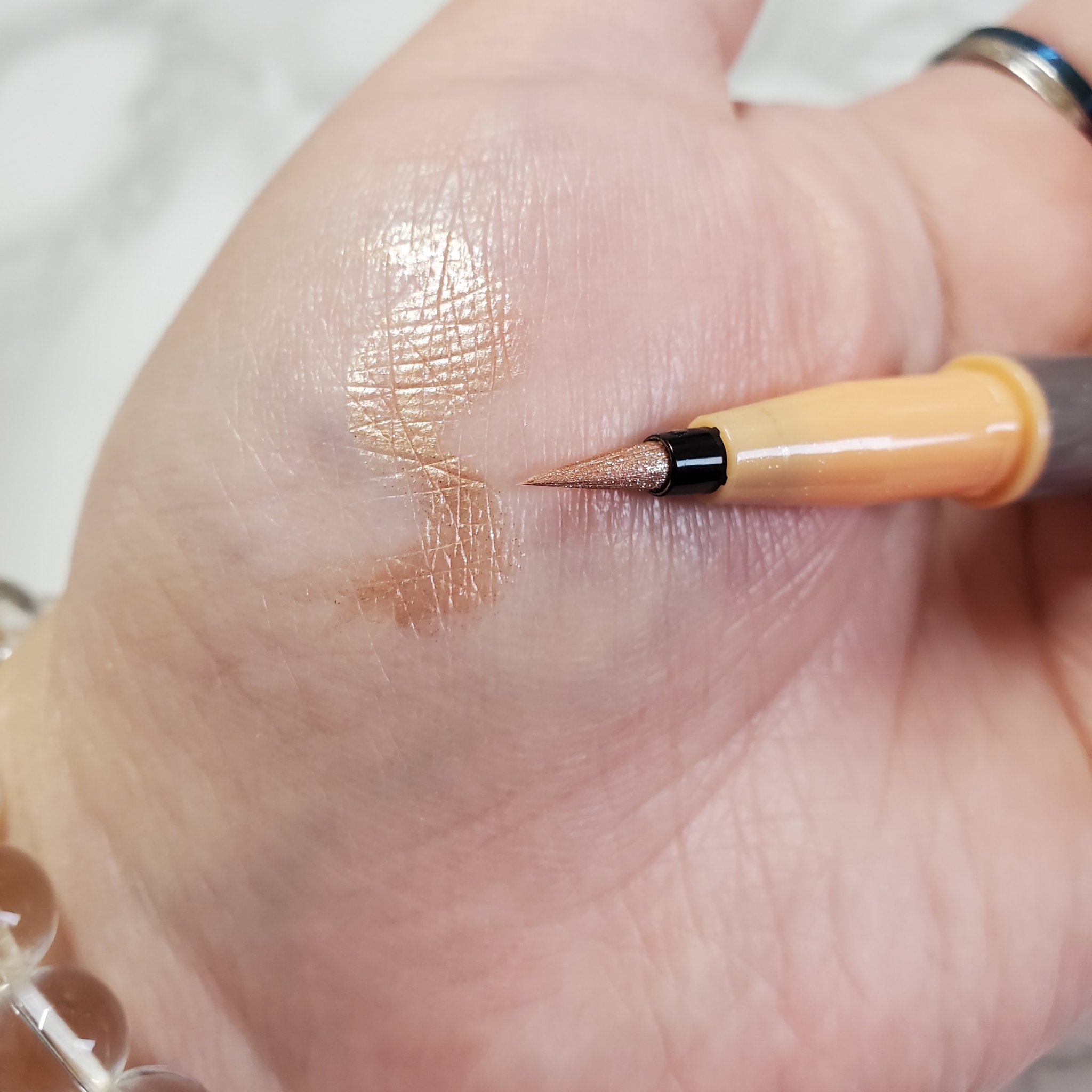 リキッドアイライナー ビジューグリッターエディション/ラブ・ライナー/リキッドアイライナーを使ったクチコミ（2枚目）