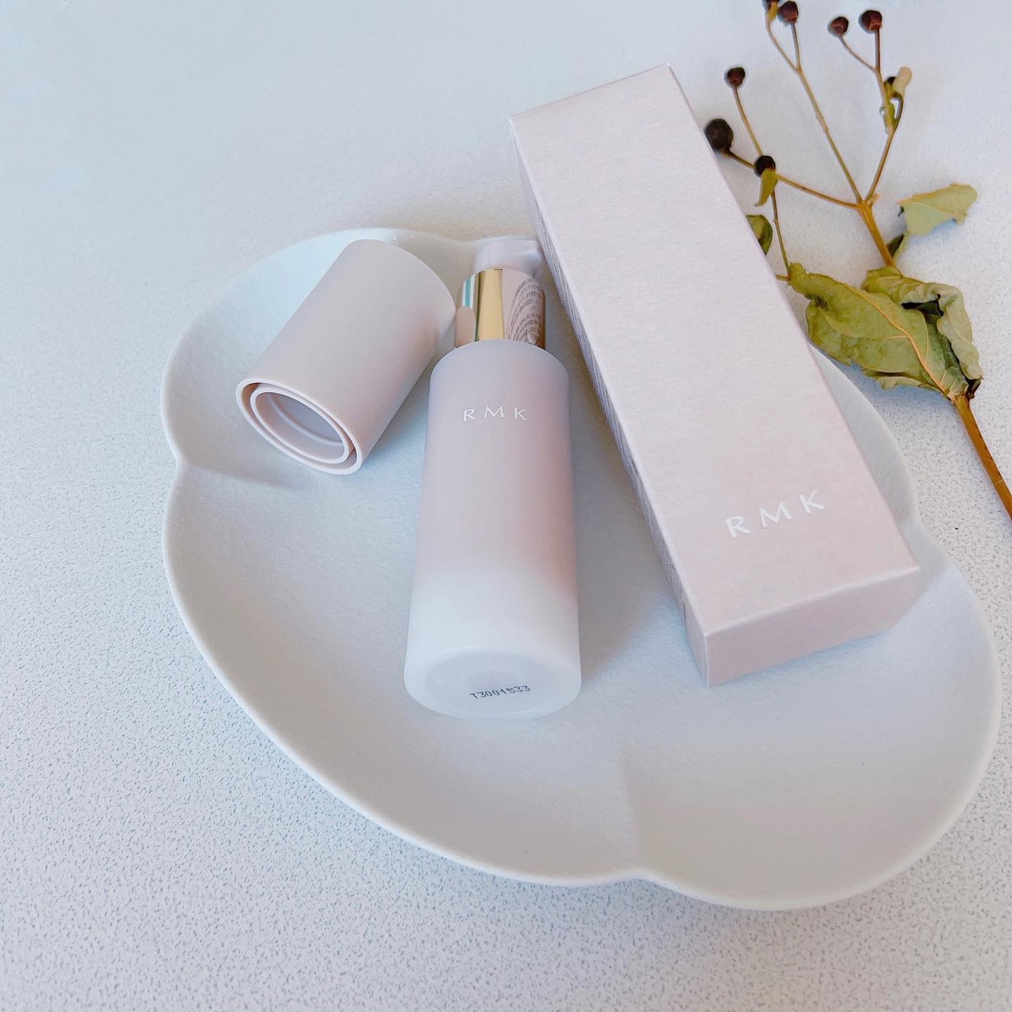 RMK ラスティング ジェルクリーミィファンデーション 102/RMK/クリーム・エマルジョンファンデーションを使ったクチコミ（3枚目）