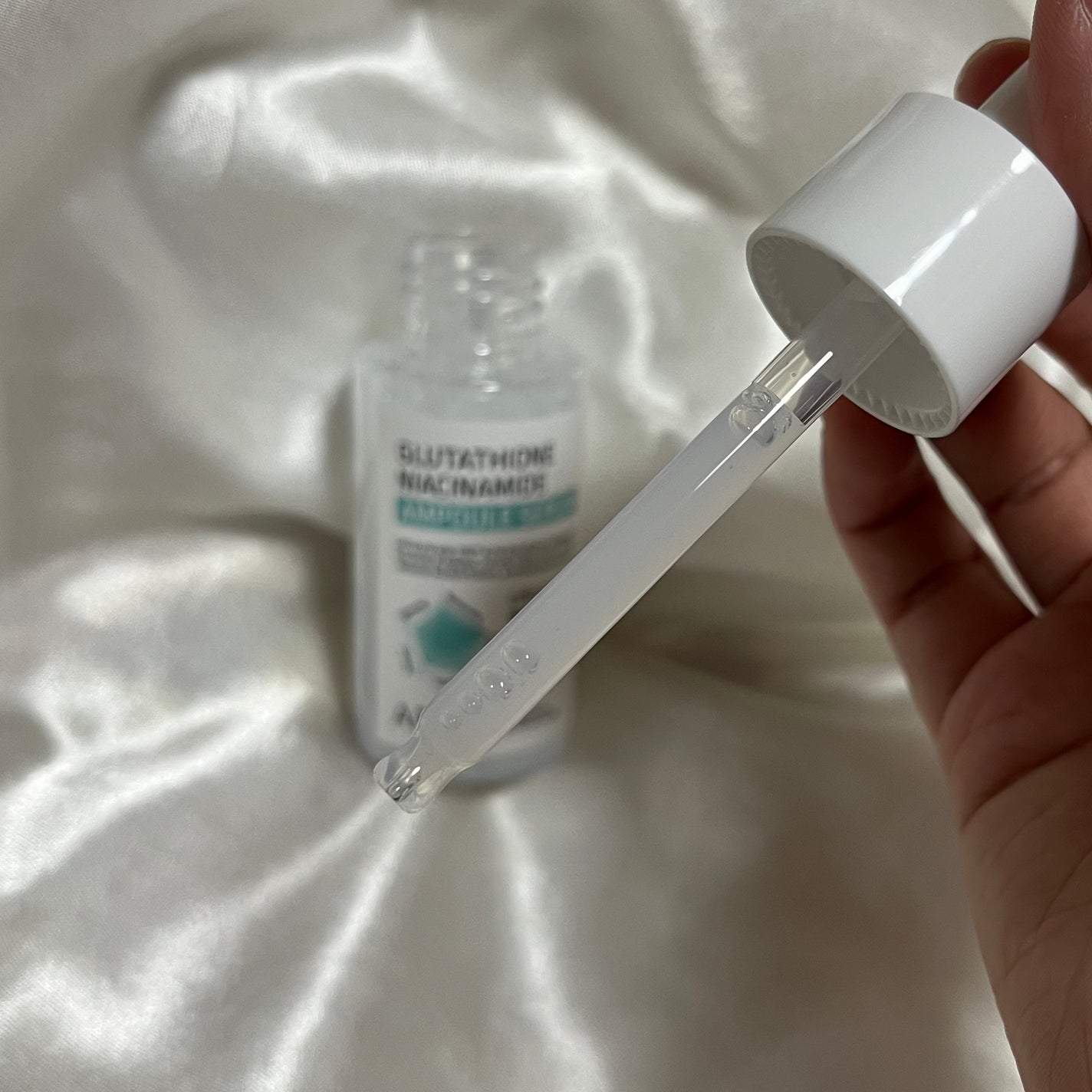 グルタチオンナイアシンアミドアンプルセラム/APLB/美容液を使ったクチコミ(3枚目)