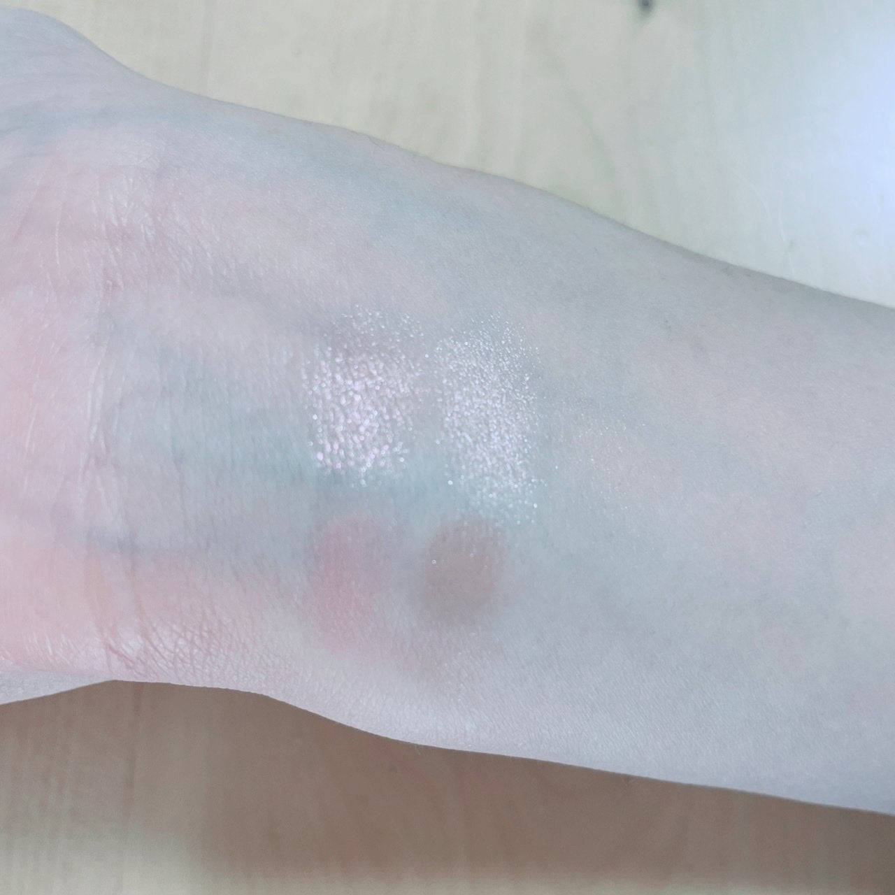 ベージュトーンアイシャドウ/CEZANNE/アイシャドウパレットを使ったクチコミ(3枚目)