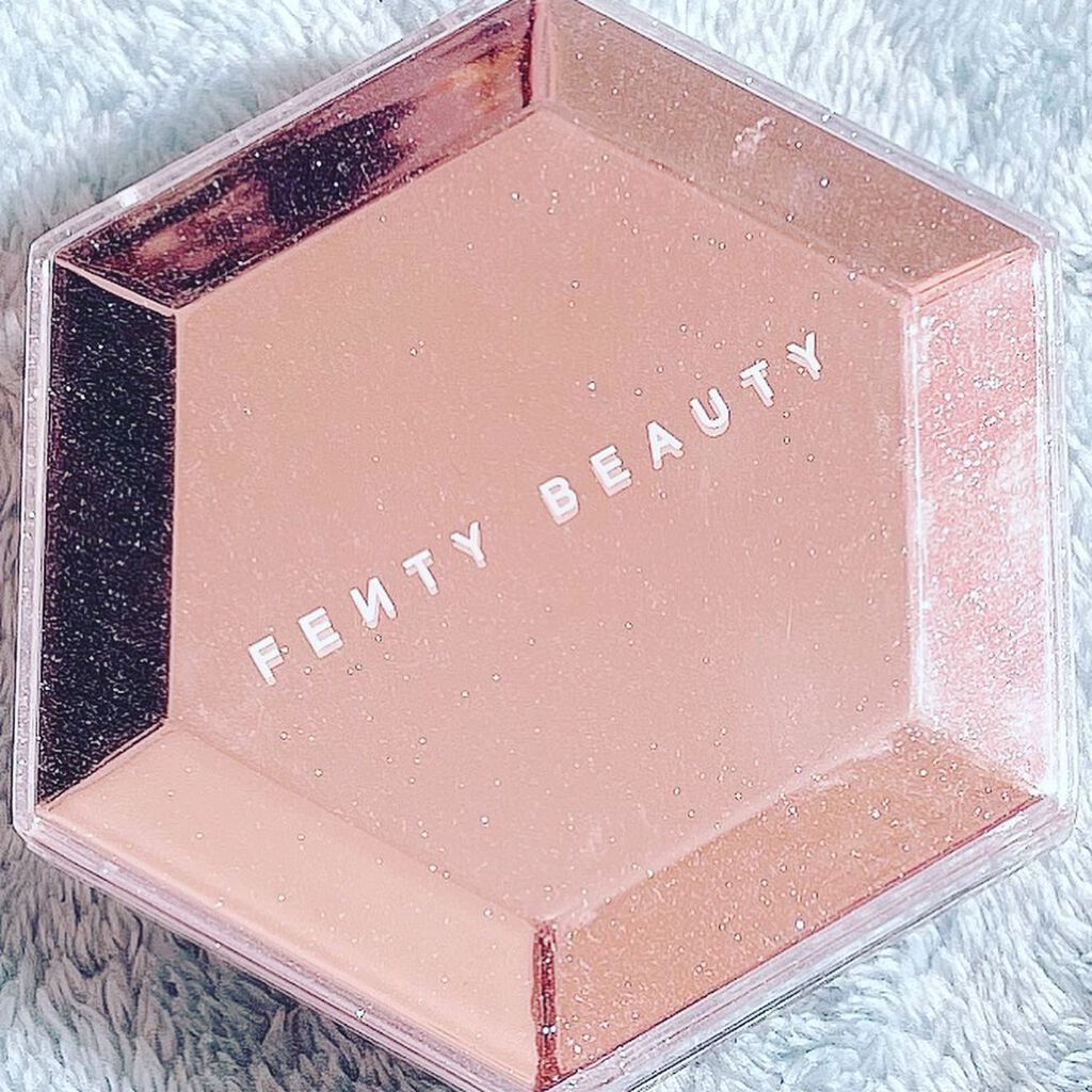 DIAMOND BOMB/FENTY BEAUTY BY RIHANNA/パウダーハイライトを使ったクチコミ（2枚目）