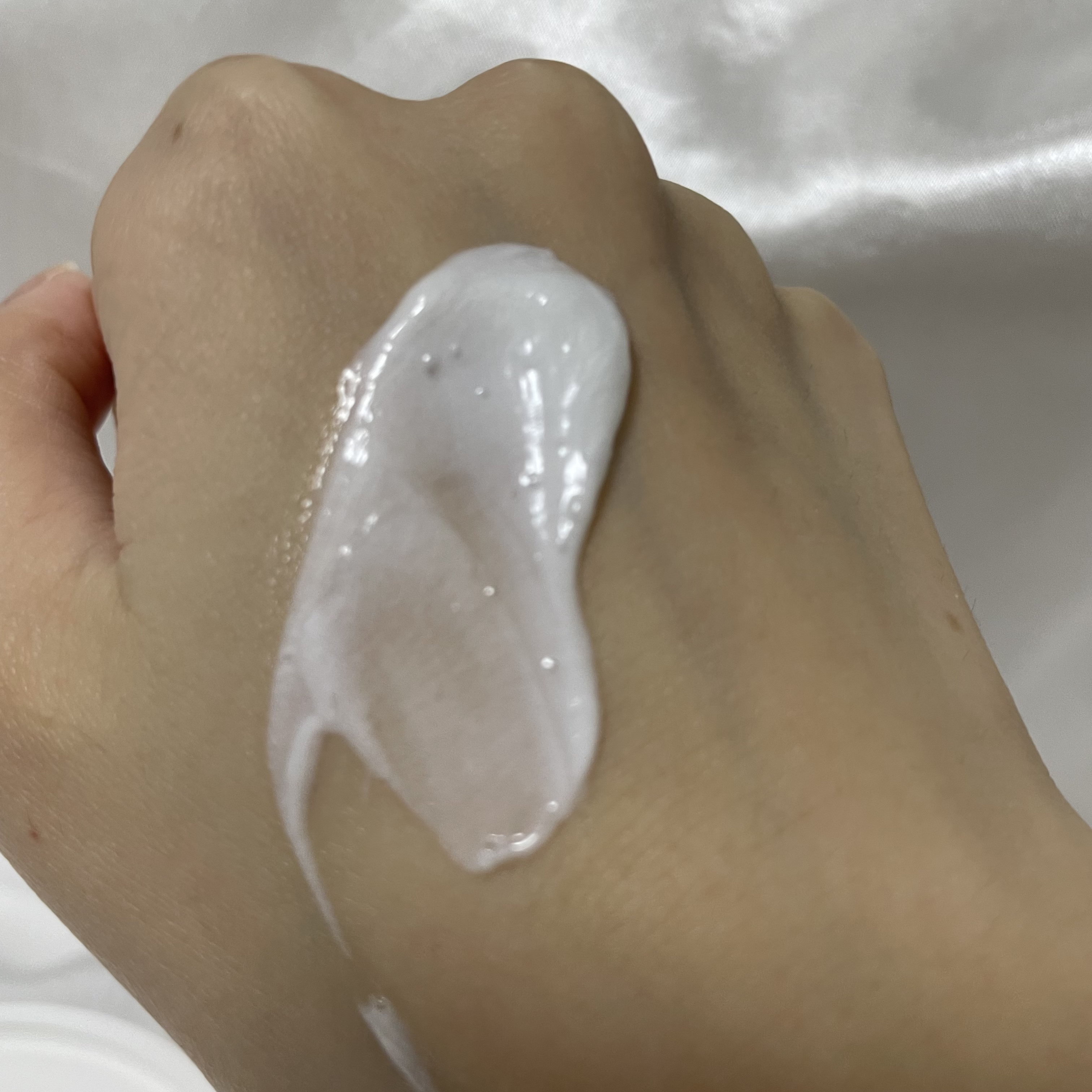 ダヴ クリームボディウォッシュ コンフォートモイスチャー/ダヴ/ボディソープを使ったクチコミ（3枚目）