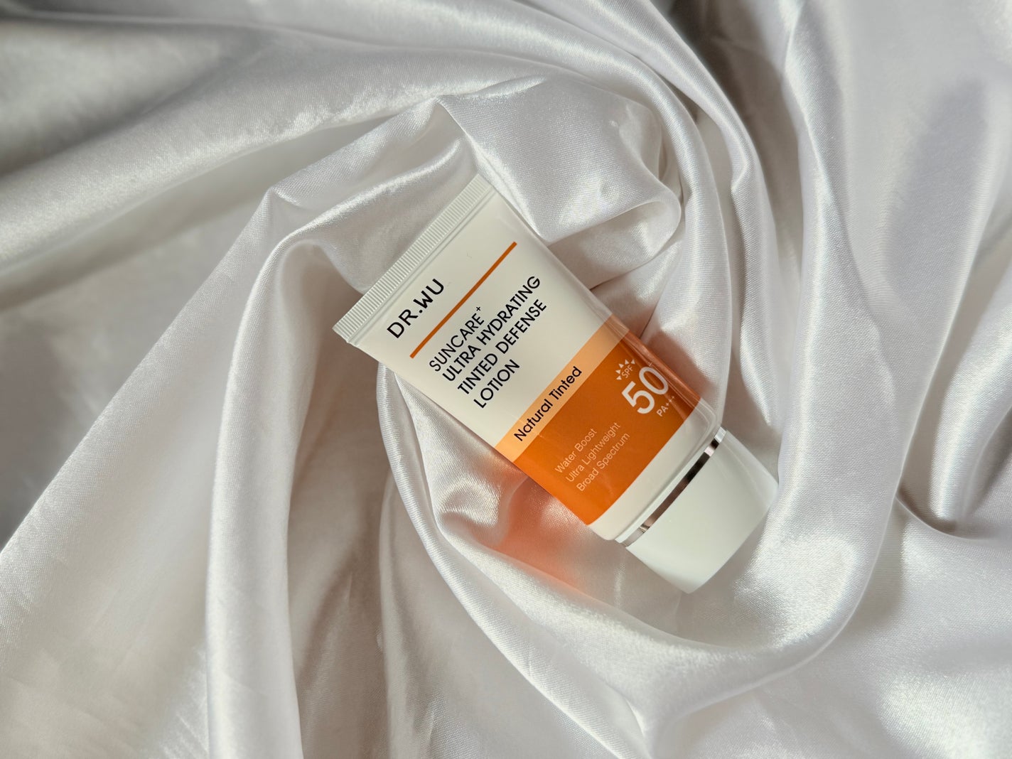 サンスクリーン+モイスト(色付き)<日焼け止め>/DR.WU/日焼け止めローションを使ったクチコミ(1枚目)