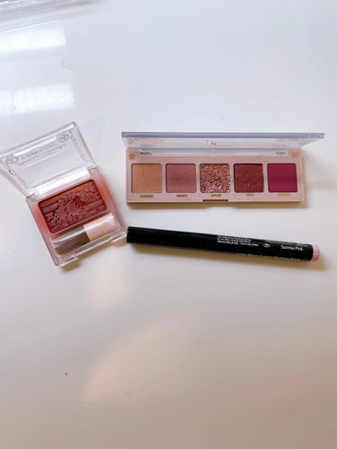 pressed powder palette/ColourPop/アイシャドウパレットを使ったクチコミ（3枚目）