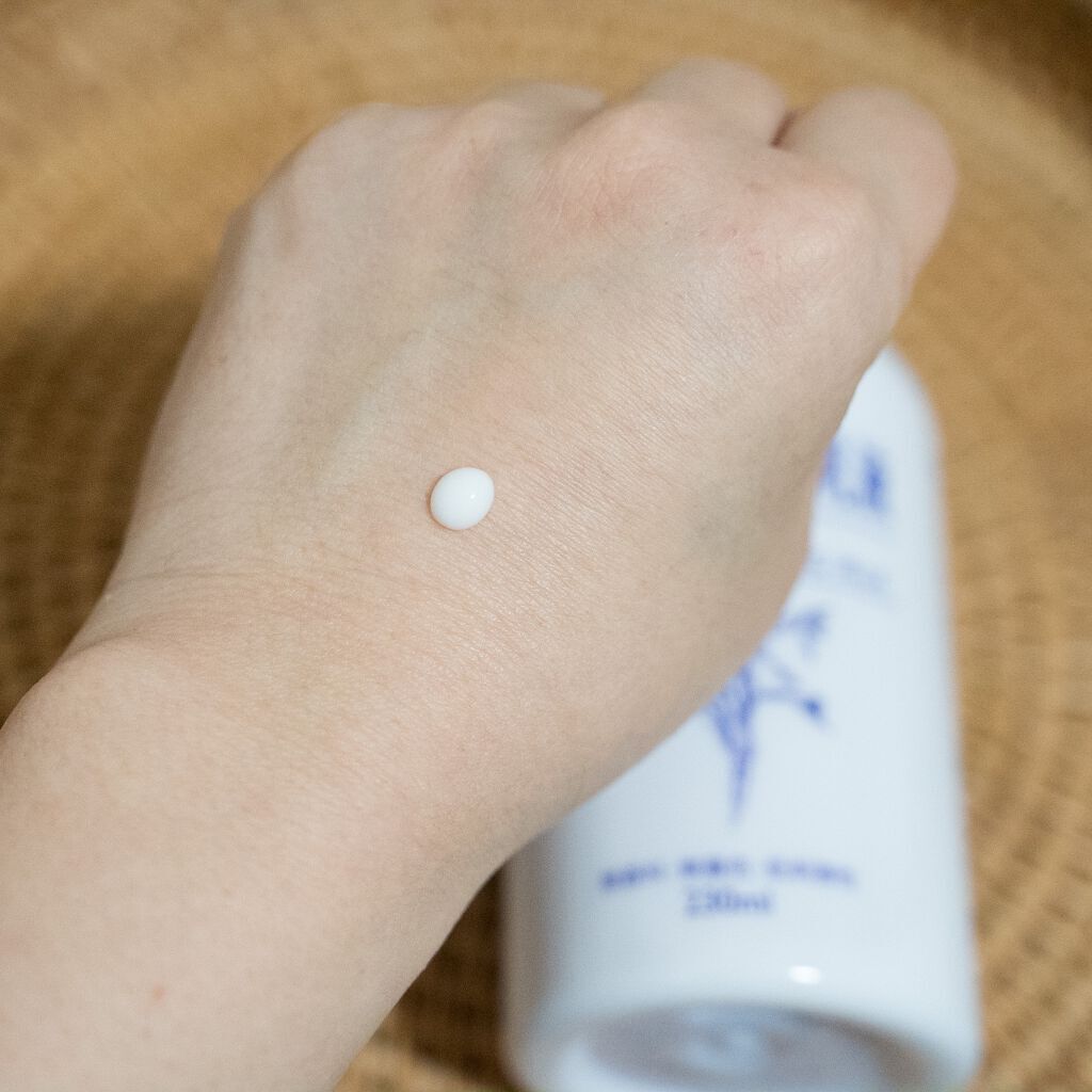 ハトムギ浸透乳液(ナチュリエ スキンコンディショニングミルク)/ナチュリエ/乳液を使ったクチコミ（2枚目）