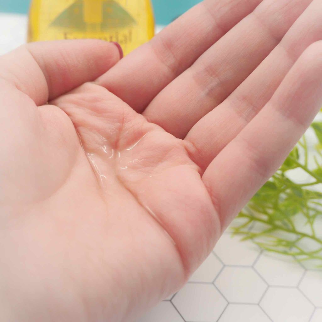 CCオイル/エッセンシャル/ヘアオイルを使ったクチコミ(3枚目)