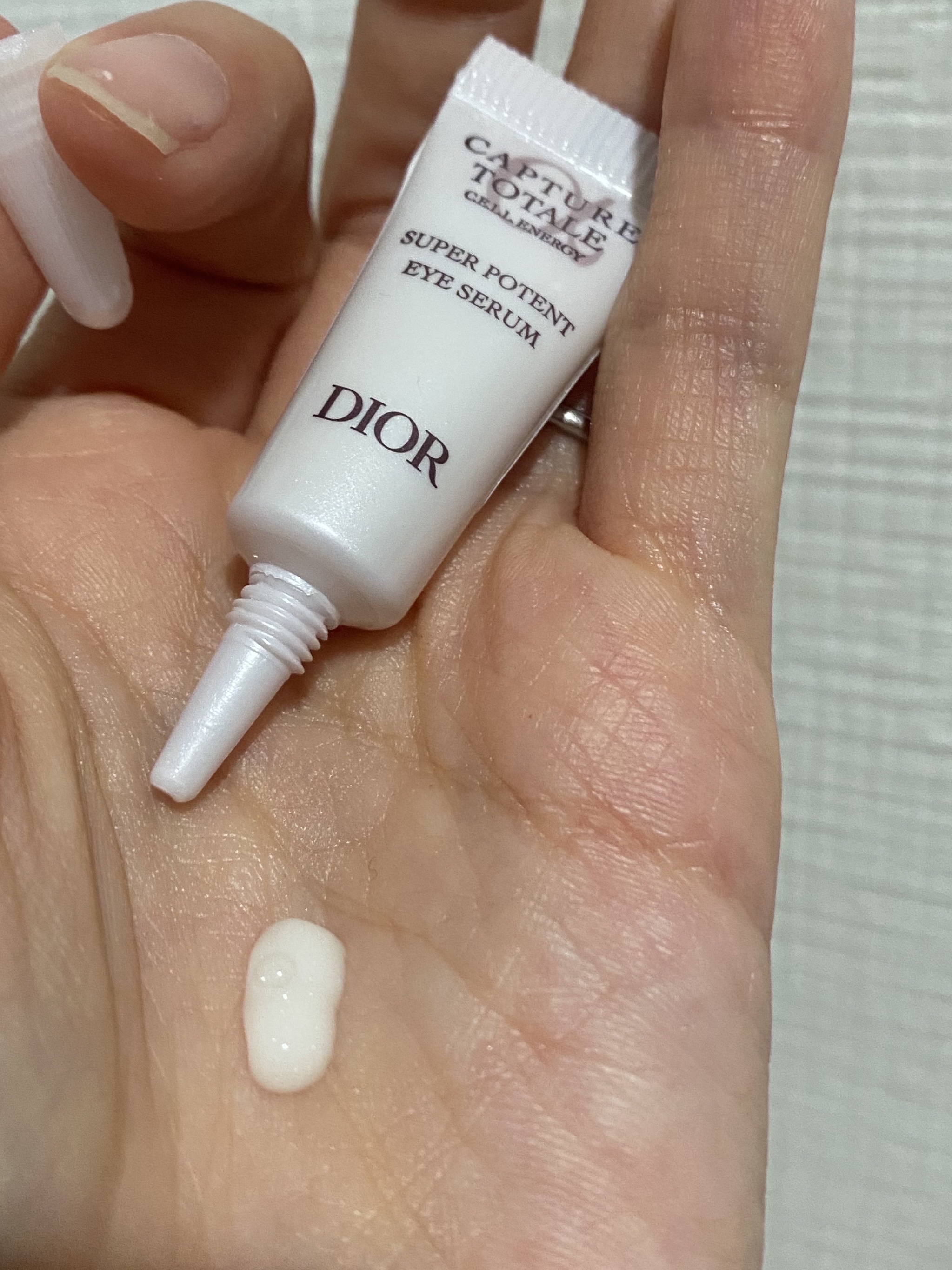 カプチュール トータル セル ENGY アイ セラム/Dior/アイケア・アイクリームを使ったクチコミ（3枚目）