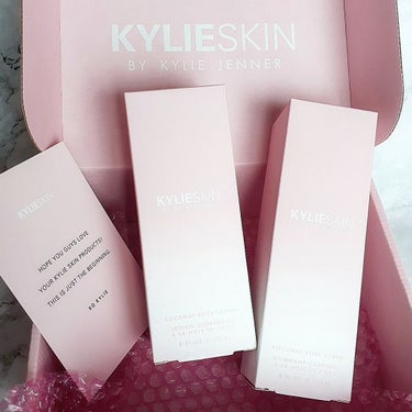 Kylie Skin Coconut Body Lotion/Kylie Cosmetics/ボディローションを使ったクチコミ（1枚目）