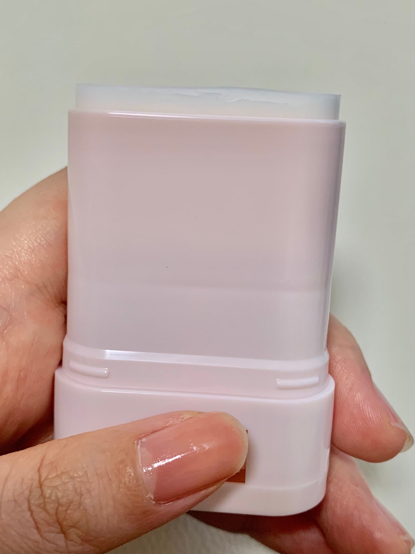 フレグランスUVスティック ピカケアウリィ〈日やけ止めスティック〉/OHANA MAHAALO/日焼け止めスティックを使ったクチコミ(4枚目)