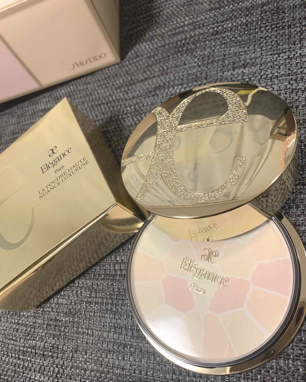 ラ プードル オートニュアンス/Elégance/プレストパウダーを使ったクチコミ(1枚目)