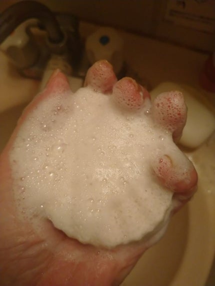 天然こんにゃくパフ/DAISO/その他スキンケアグッズを使ったクチコミ(2枚目)