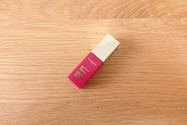 ■コンフォートリップオイルインテンス/CLARINS ￥3,200

SNSでよく見るのですごく気になっていましたが、店頭でタッチアップするのも難しい時期だったので購入するか結構悩みました。
ただ、やっ