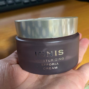 IGNIS モイスチュアライジング エフフォーリア クリームのクチコミ「IGNISエフフォーリアの保湿ラインのクリーム。
テクスチャーはクリームというよりバームっぽい.....」（1枚目）