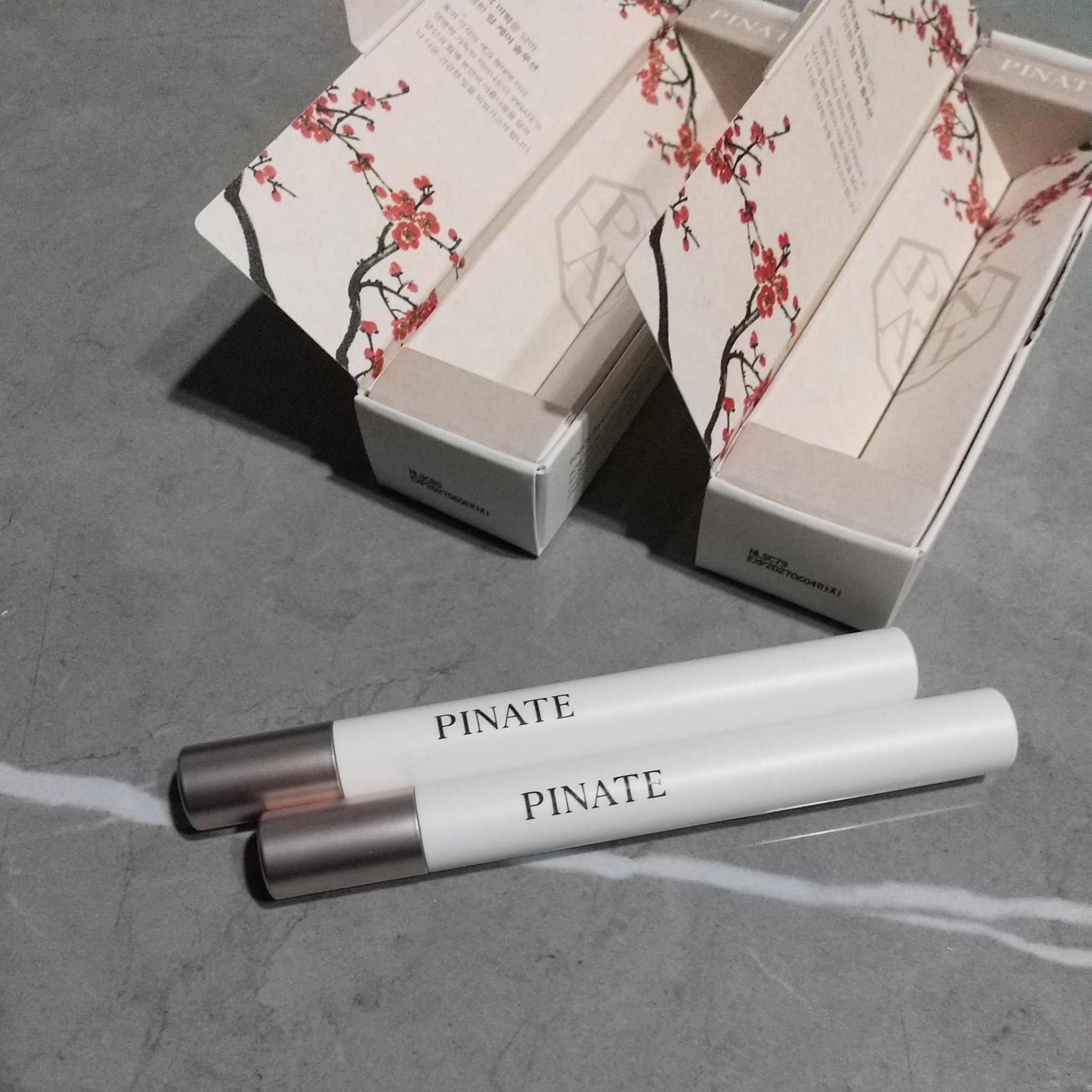 韓国のリップブランド「ピーネイト」。
前回のリップも可愛かったのですが、今回もまたまた可愛いくて
ここの商品は本当に外れなく可愛いなと確信しました。

【 ピーネイト ベアグローペプチド メルティングバーム 】

今回のカラーは
・02番：