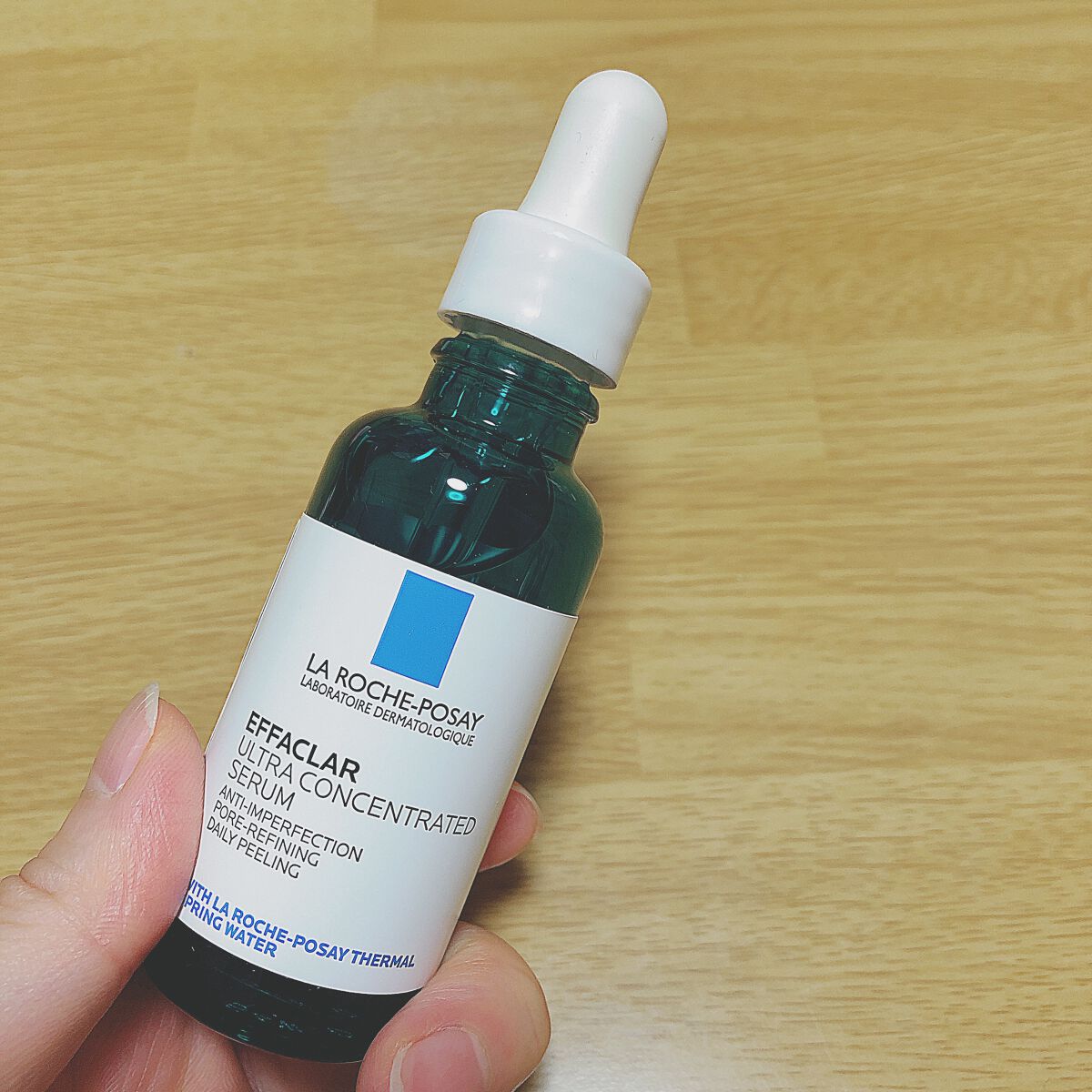 日焼け止め（化粧下地）でもお世話になっているラ ロッシュ ポゼの美容液⸜🌷︎⸝‍

敏感肌にも使える美容液で、発売当時からずっと気になっておりました𓅯 𓎤



実際に使ってみると、
わりととろみのあるテクスチャー𓂃 𓈒✍︎


