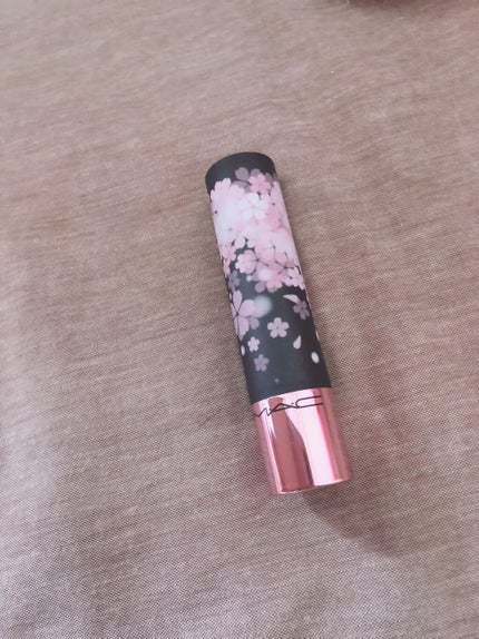 グロー プレイ リップ バーム M·A·C BLACK CHERRY/M・A・C/リップケアを使ったクチコミ(4枚目)