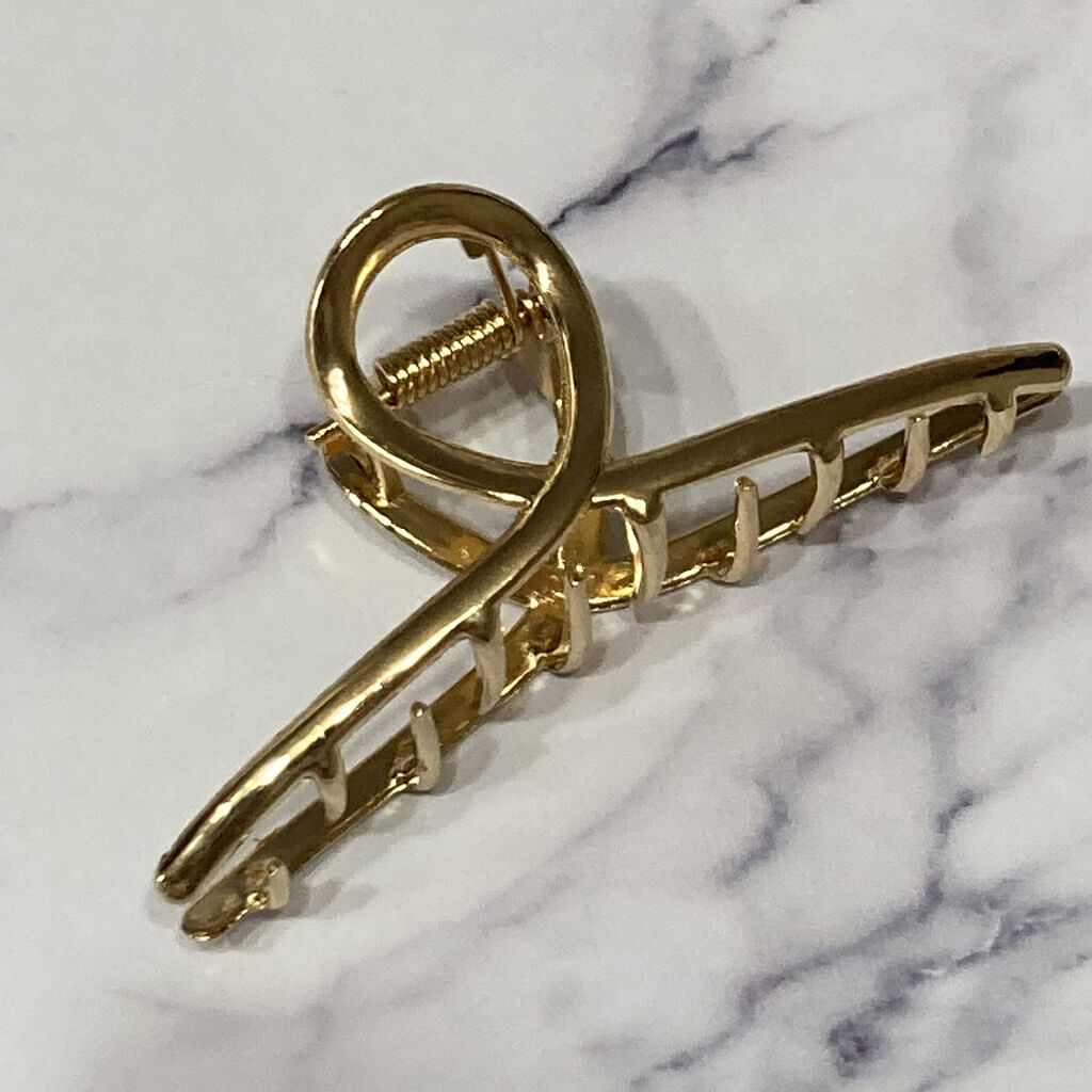 キャンドゥ バンスクリップのクチコミ「＼シンプルでオシャレ✦ฺ／


細いゴールドの華奢な作りが
めちゃくちゃオシャレ✨✨

100.....」（2枚目）