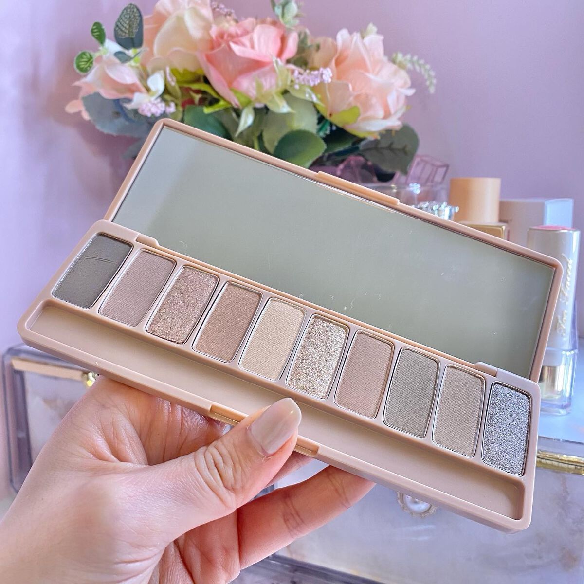 リッテちゃん on LIPS 「〈寒い時期に使いたいシャドウ〉ついついお気に入りばかり使いがち..」(1枚目)