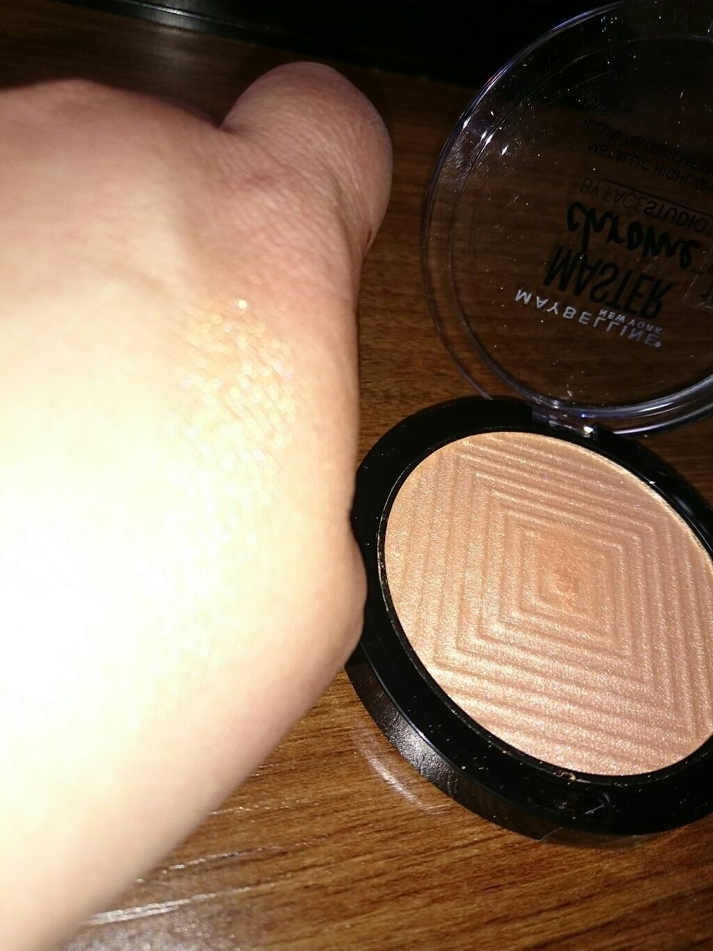 マスタークロームハイライター/MAYBELLINE NEW YORK/パウダーハイライトを使ったクチコミ（2枚目）