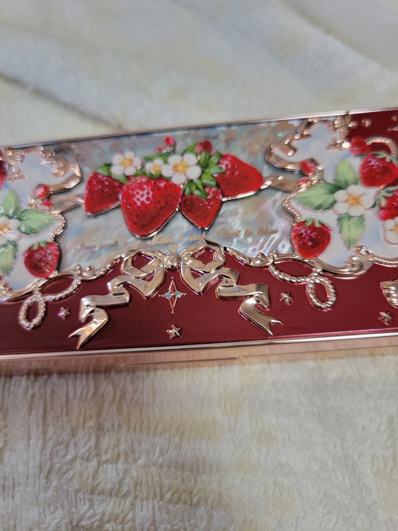 ストロベリーロココ アイシャドウパレット 02 スイートカヌレ/FlowerKnows/アイシャドウパレットを使ったクチコミ（1枚目）