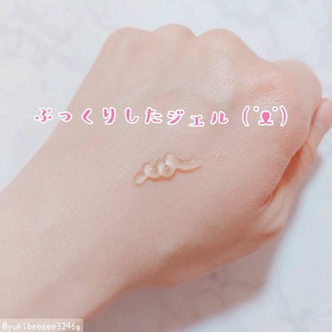 ⁡⁡⁡
💟 ホワイトラベル 金のプラセンタ⁡
もっちり白肌濃シワトール 💟⁡
⁡
▶︎ 30g(約150回分)/税込1,320円⁡
⁡
「シワにファンデ埋まってない？」の文字と、⁡
金ピカのパッケージに惹かれて購入した⁡
"目元口元用美容ジェル" を使ってみたよ(⸝⸝•̀֊•́⸝⸝)‪⁡⁡
⁡
✔︎︎︎︎ 新感覚！塗るだけピン！⁡
✔︎︎︎︎ 驚きの保湿力！濃密ジェル！⁡
✔︎︎︎︎ 敏感な目元に無添加処方！⁡
⁡
プラセンタエキスが従来の3倍*配合、⁡
さらにヒアルロン酸、コラーゲン(保湿)、⁡
セラミド、レチノールまで配合‪︎だよ.ᐟ‪‪.ᐟ⁡
*当社比⁡
⁡
少し弾力があるけど⁡
スっと伸びるジェル◎⁡
⁡
ほうれい線や首のシワが気になるので、⁡
シワを埋めるように意識しながら塗り込むと⁡
ジェルが入り込んでふっくらした感じがする (꜆* 'ᵕ' )꜆.ᐟ⁡
⁡
香りは無香料ではあるんだけど、⁡
独特な薬品ぽいにおいがある ٩(×̯×)۶⁡
これさえなければなって感じ！⁡
⁡
でも塗っちゃうとそこまで気にならないし、⁡
リピートも少し考え中◎⁡
⁡
ミックコスモさんの化粧品は⁡
パッケージが可愛かったり⁡
他にはないのが揃ってて好き‪︎❤︎‪︎⁡
⁡
気になる方は⁡
チェックしてみてね.˚⊹ ⁺‧( *´꒳`*)‧⁺ ⊹˚.⁡
⁡
⁡
❁ⓣⓗⓐⓝⓚ ⓨⓞⓤ❁⁡⁡⁡⁡
⁡⁡⁡⁡⁡⁡⁡⁡⁡
✼••┈┈••✼••┈┈••✼••┈┈••✼••┈┈••✼⁡⁡⁡⁡⁡⁡⁡⁡⁡⁡⁡
⁡⁡
#ミックコスモ #miccosmo ⁡#金のプラセンタ⁡
⁡#金のプラセンタもっちり白肌濃シワトール⁡
⁡#目元ケア #口元ケア #ほうれい線⁡
⁡#アイクリーム #ホワイトラベル #購入品⁡
⁡#スキンケア購入品 #ドラッグストア購入品⁡
⁡#プチプラコスメ #スキンケアの画像 その2