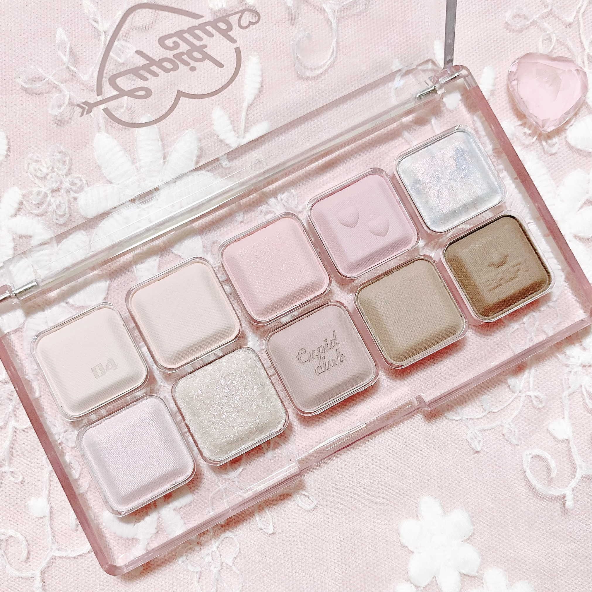 *
⑅
lilybyred 💝
ムードキーボード #04 Cool Membership
*
⑅
可愛すぎるピンクパレット☺️💕
肌馴染みの良いライトトーンのラベンダーピンクが本当に可愛いです🌸
ブラシでふんわりのせると優しい印象に�