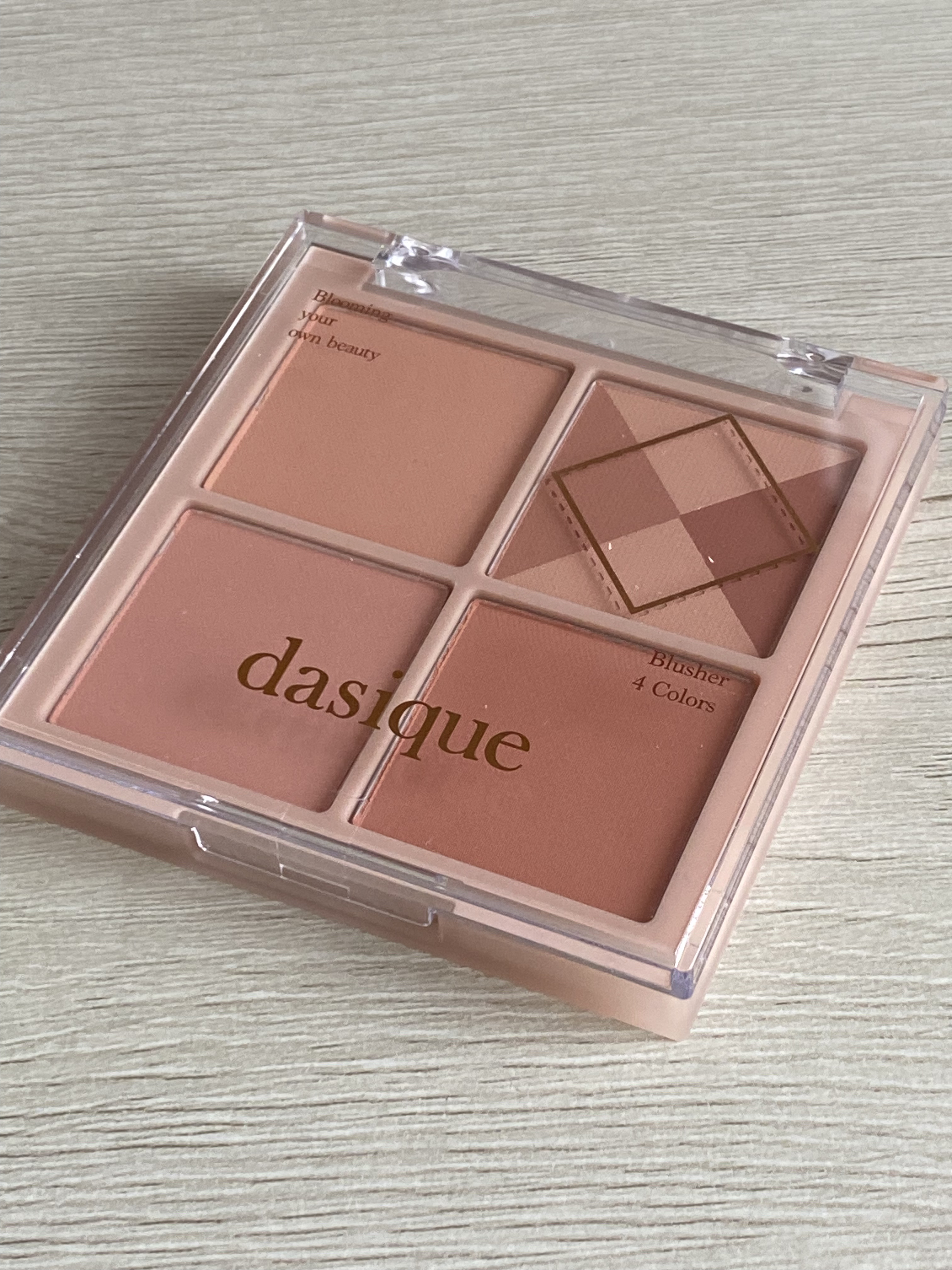 ブレンディングムードチーク/dasique/パウダーチークを使ったクチコミ（2枚目）