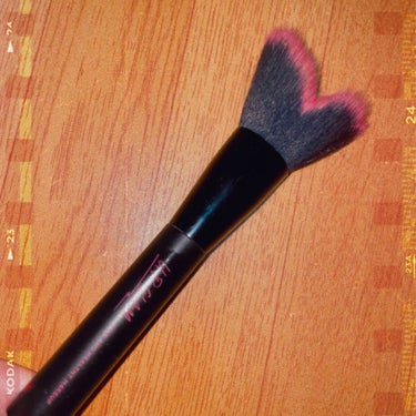 UR GLAM　V POWDER BRUSH（Vパウダーブラシ）/U R GLAM/メイクブラシを使ったクチコミ（1枚目）